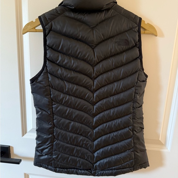 The North Face Women's 550 Puffer Vest - Picture 5 of 5
